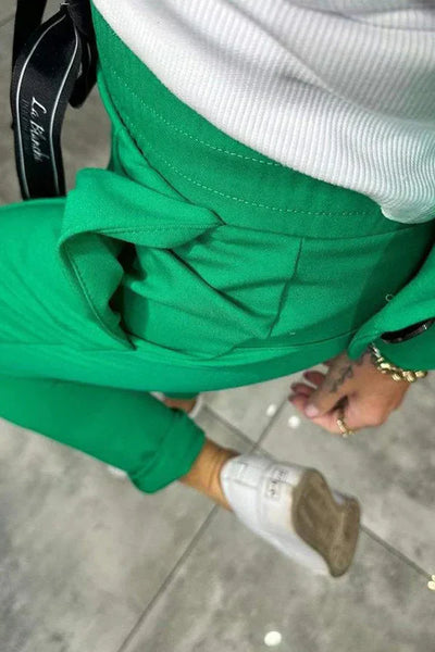 sett med myk blazer og avslappede joggebukse